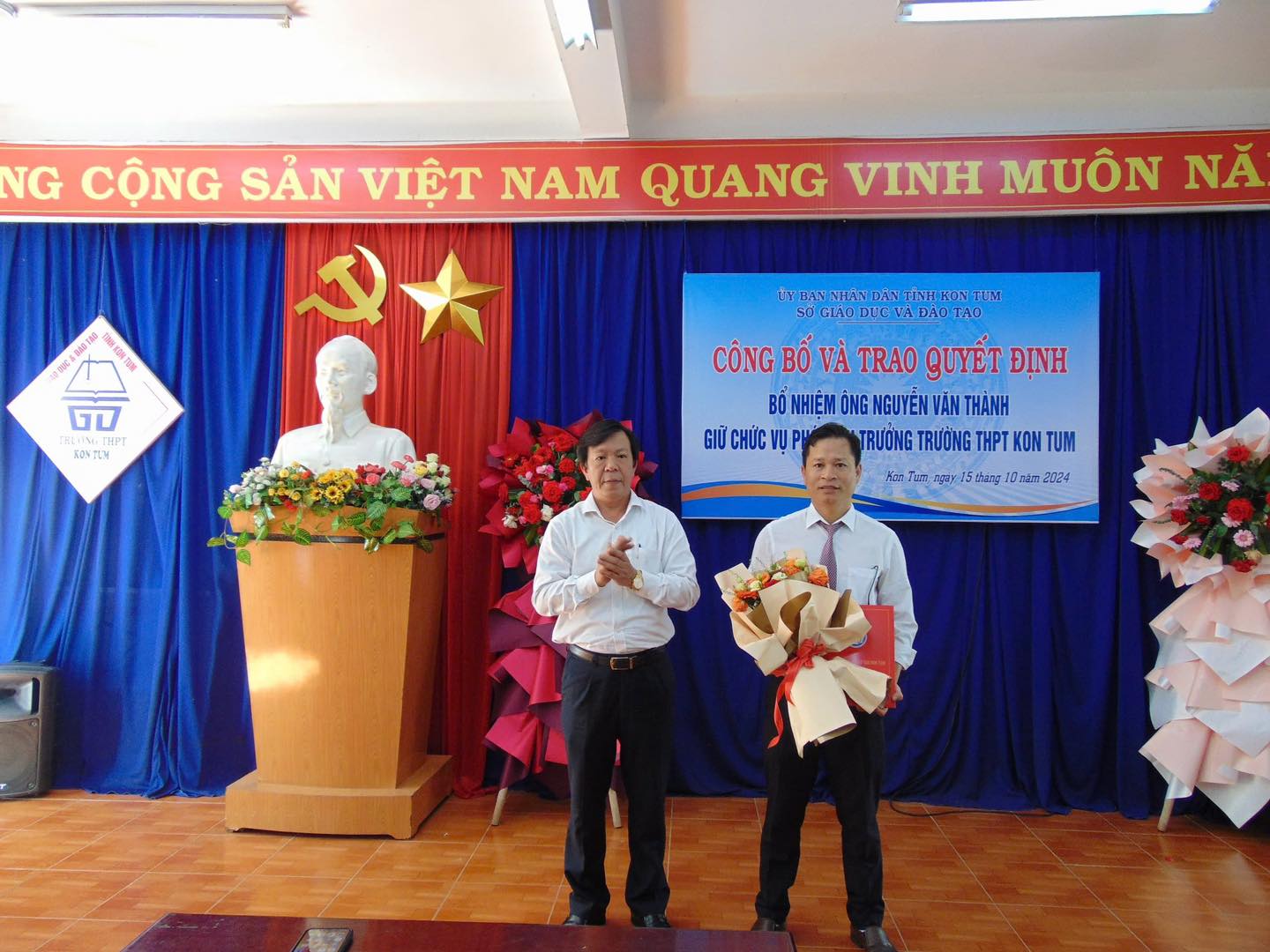 Công bố và trao quyết định điều động, bổ nhiệm Phó hiệu trưởng trường THPT Kon Tum